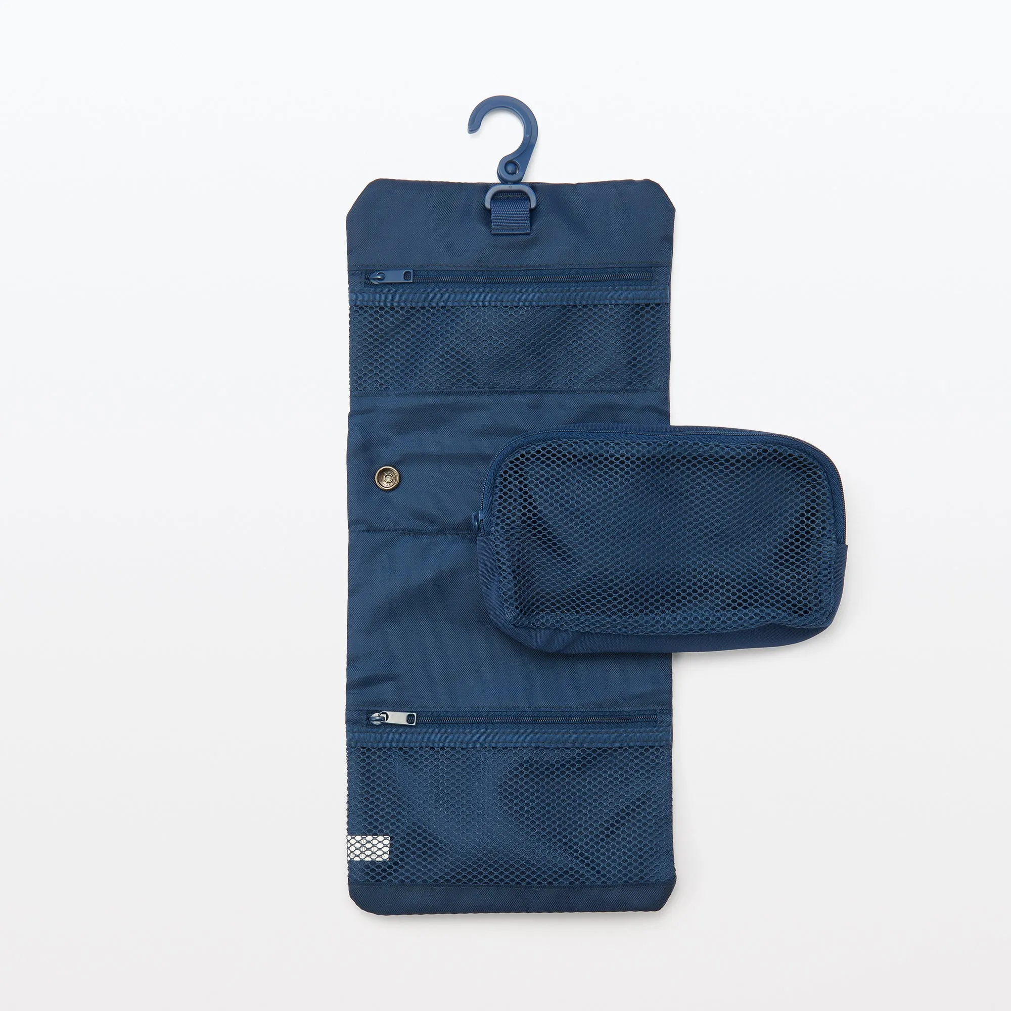 Hanging Case with Pouch