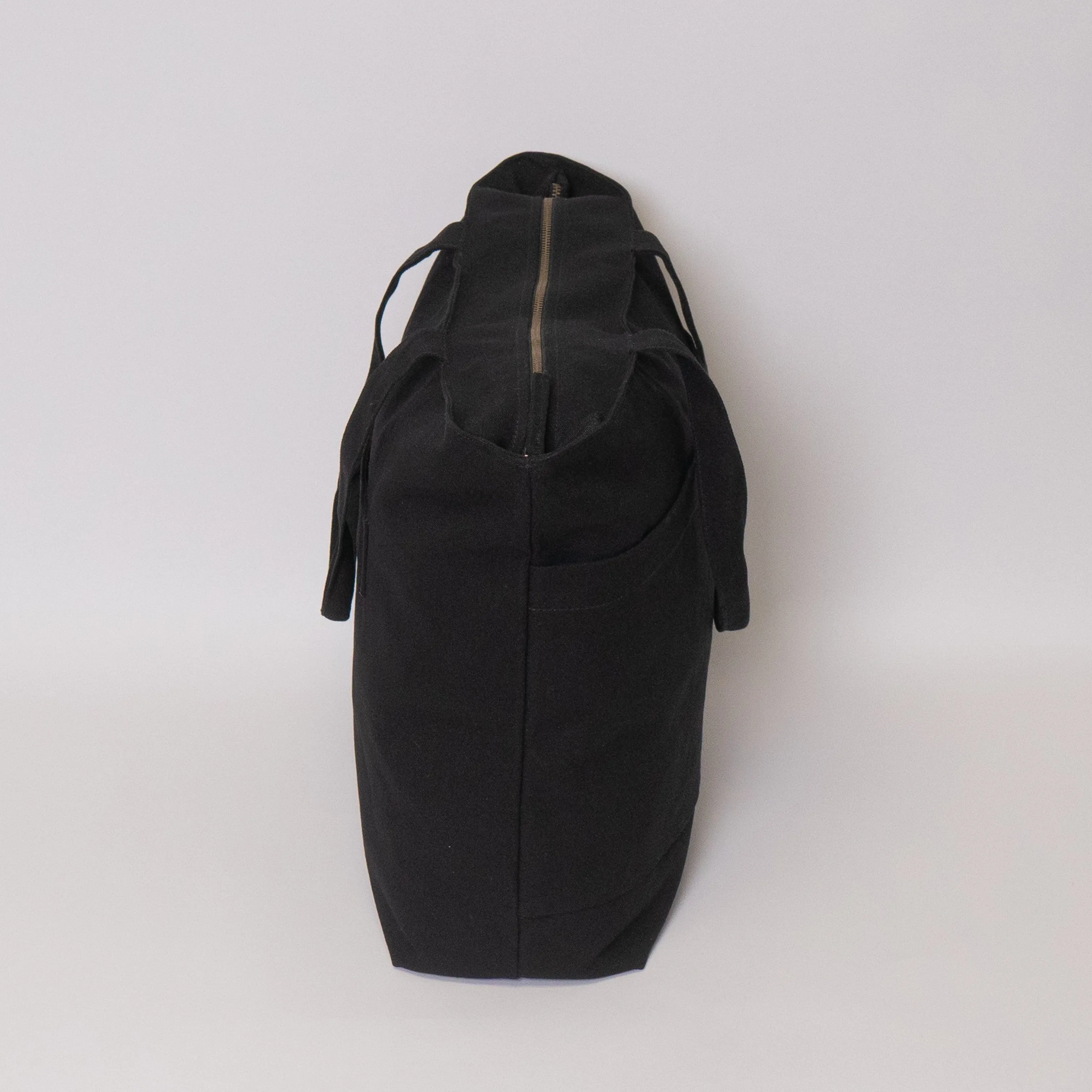 Tote bags with trolley sleeve