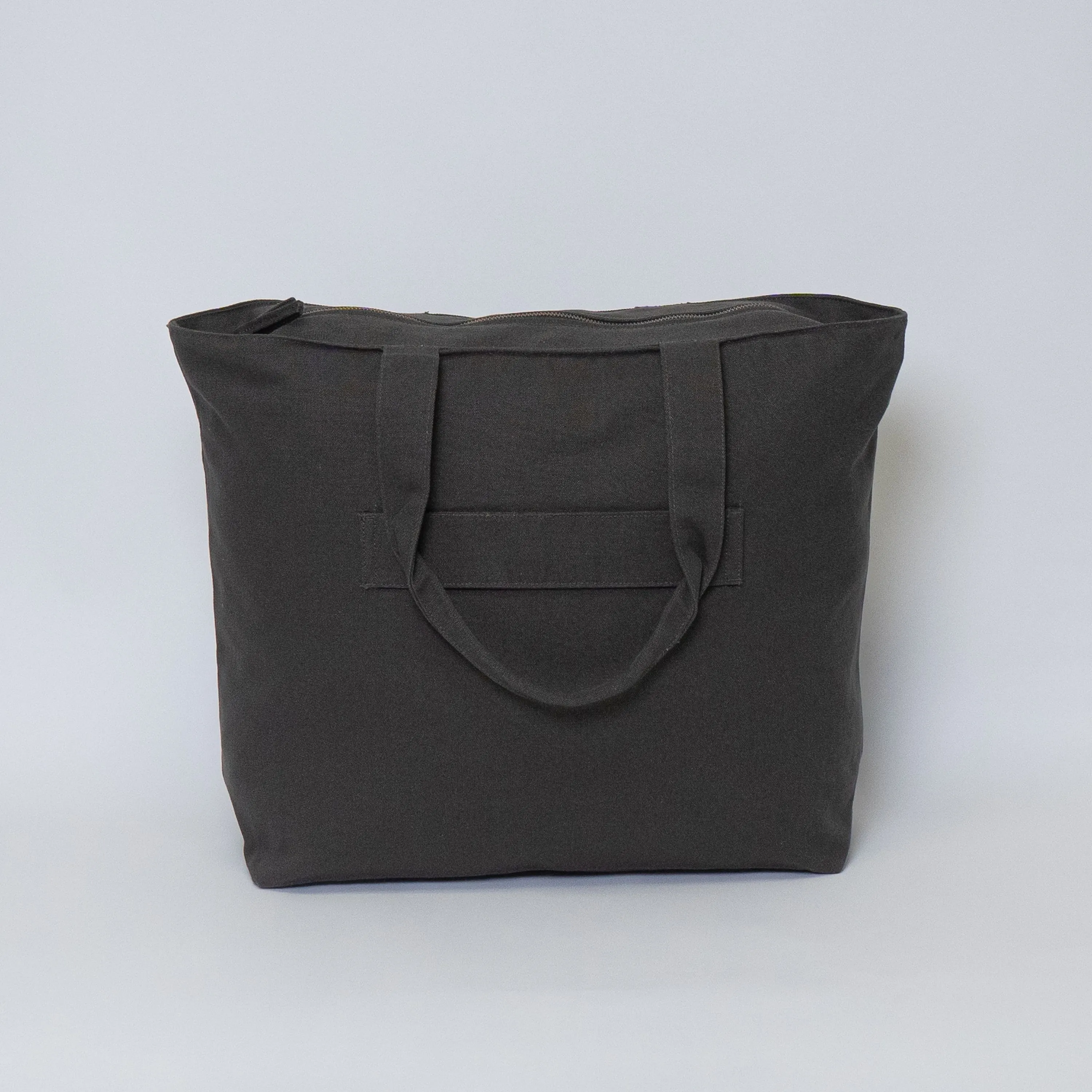 Tote bags with trolley sleeve